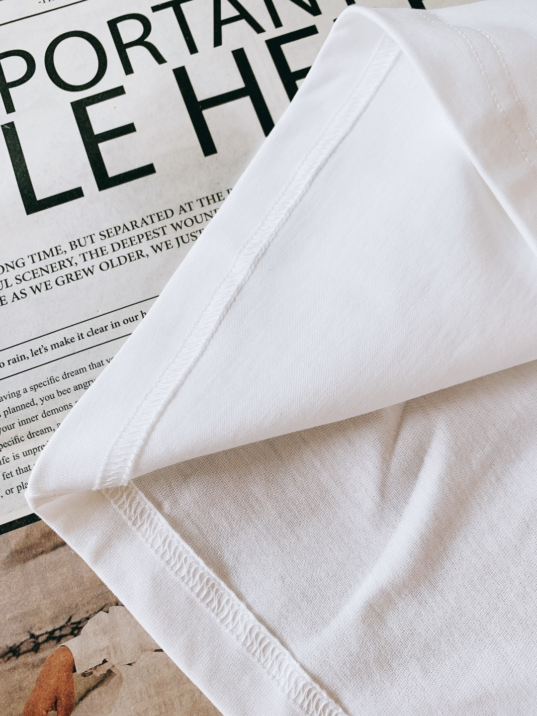 𝐁𝐚𝐥𝐞𝐧𝐜𝐢𝐚𝐠𝐚 巴黎世家 2026SS早春新品 海浪标语短袖，高支精梳棉+复古运动风！前后撞色海浪