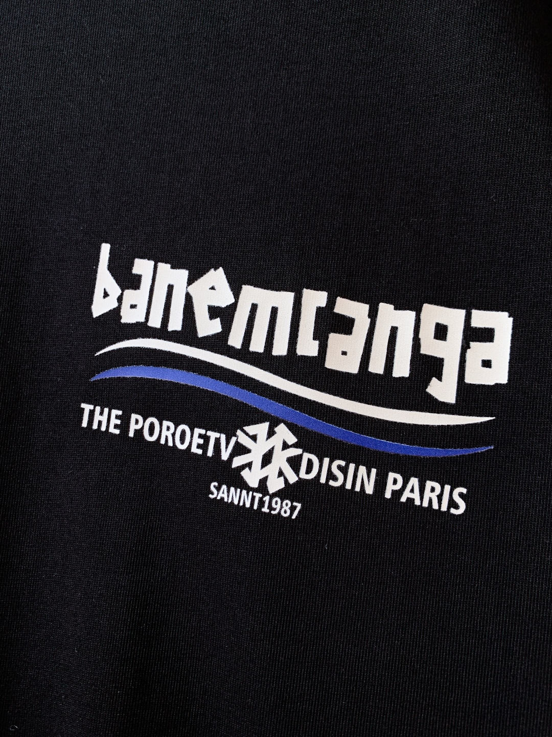 𝐁𝐚𝐥𝐞𝐧𝐜𝐢𝐚𝐠𝐚 巴黎世家 2026SS早春新品 海浪标语短袖，高支精梳棉+复古运动风！前后撞色海浪