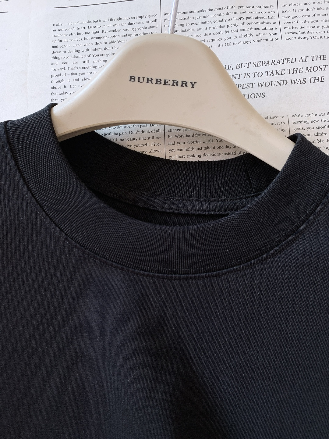 Burberry 巴宝莉 2026SS早春新品马术骑士印花T恤｜双色齐发！重磅双纱棉面料，厚实软糯，宽松