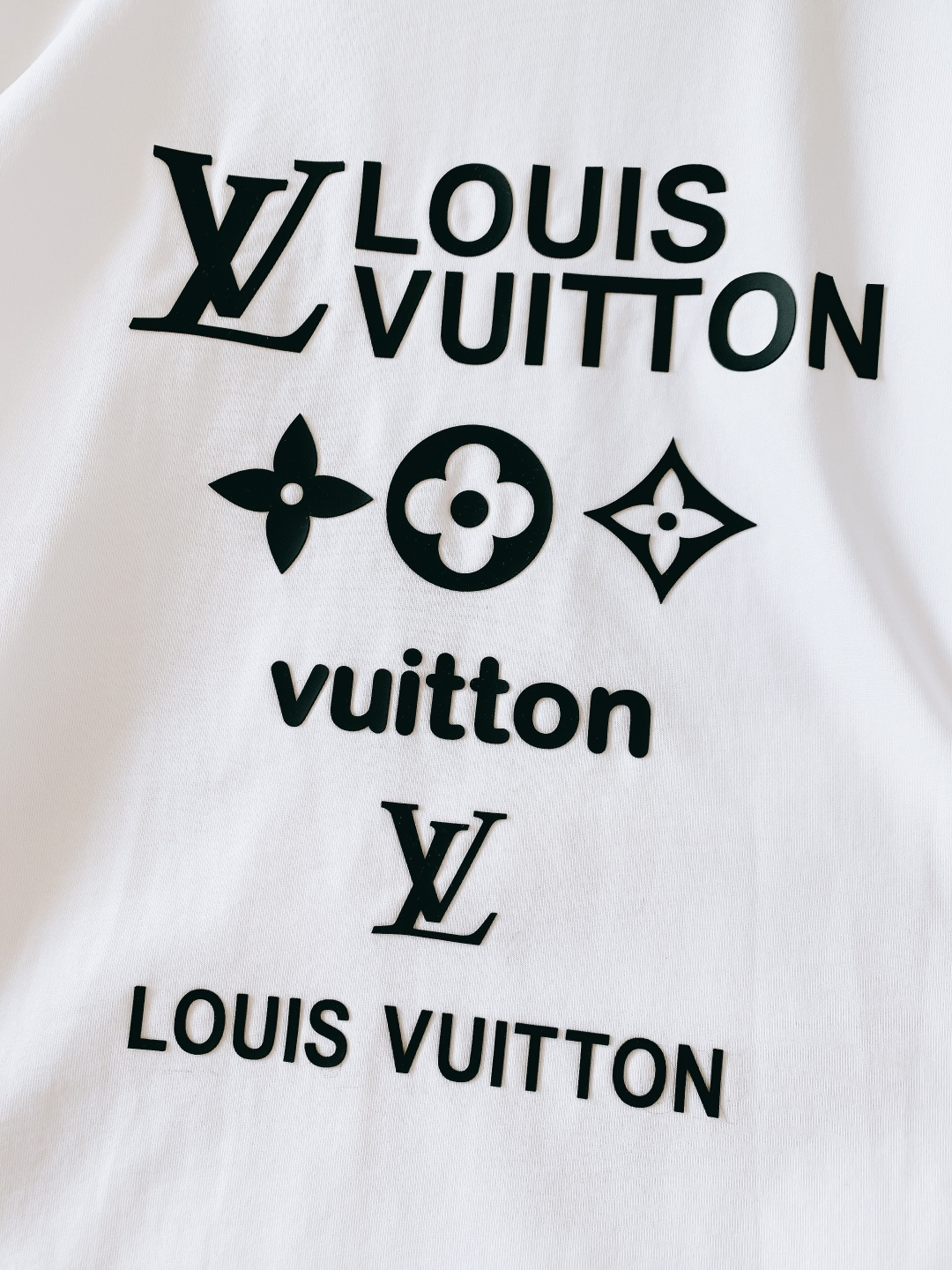 LouisVuitton 路易威登 2026SS春夏新品叠印Logo T恤｜双色齐发！重磅双纱棉面料，厚