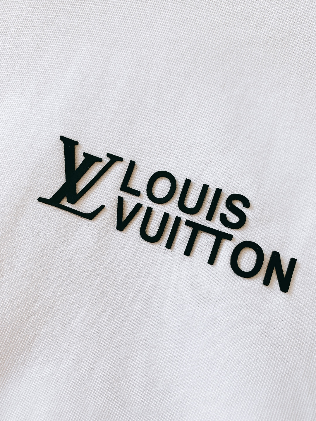 LouisVuitton 路易威登 2026SS春夏新品叠印Logo T恤｜双色齐发！重磅双纱棉面料，厚