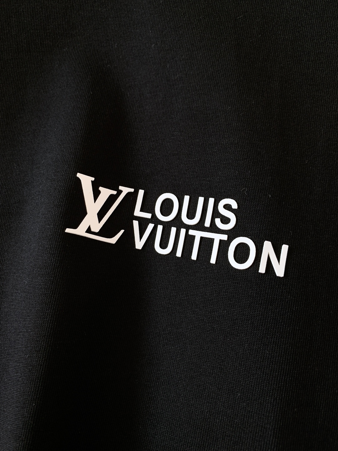 LouisVuitton 路易威登 2026SS春夏新品叠印Logo T恤｜双色齐发！重磅双纱棉面料，厚