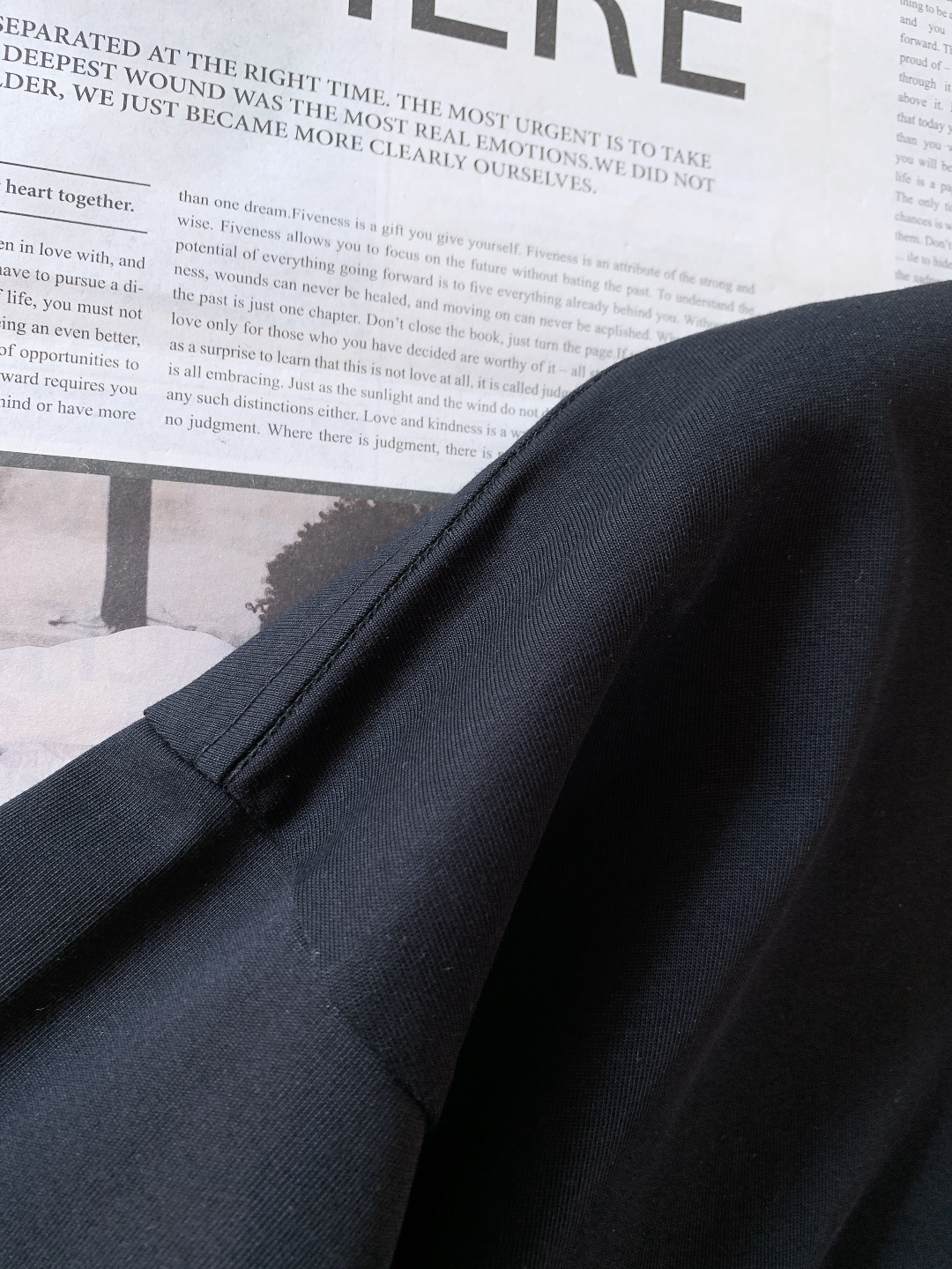 LouisVuitton 路易威登 2026SS春夏新品叠印Logo T恤｜双色齐发！重磅双纱棉面料，厚