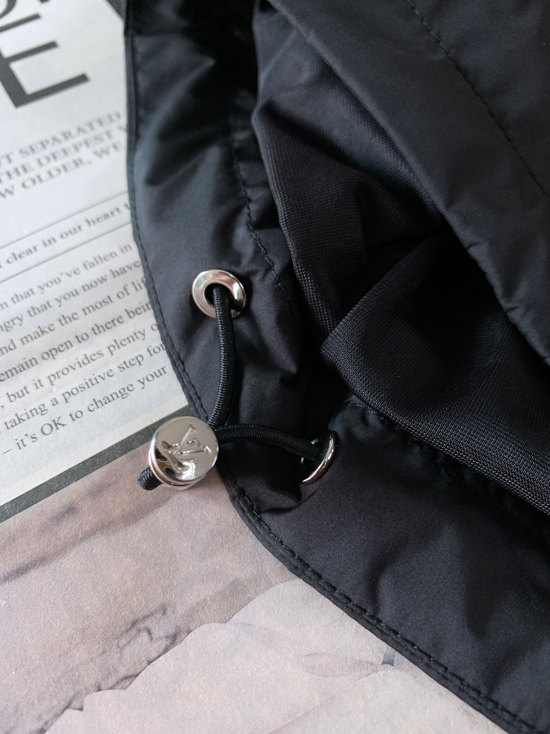 LouisVuitton 路易威登 2026SS早春新品定制防风科技面料，源自进口纱线，经过特殊防风防水