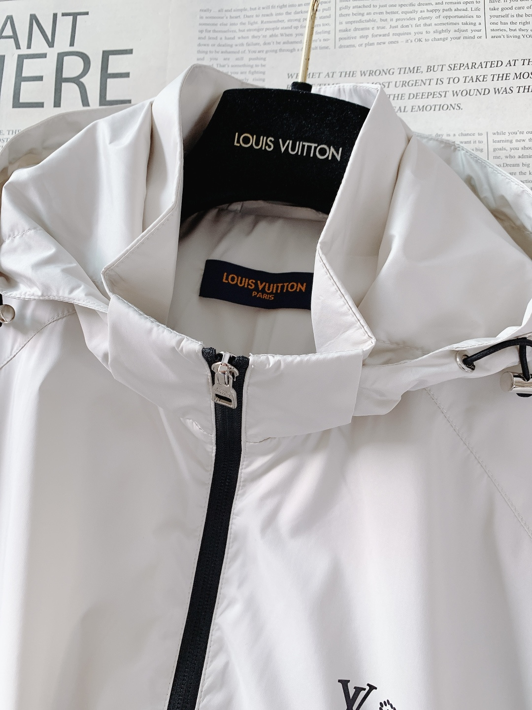 LouisVuitton 路易威登 2026SS早春新品定制防风科技面料，源自进口纱线，经过特殊防风防水