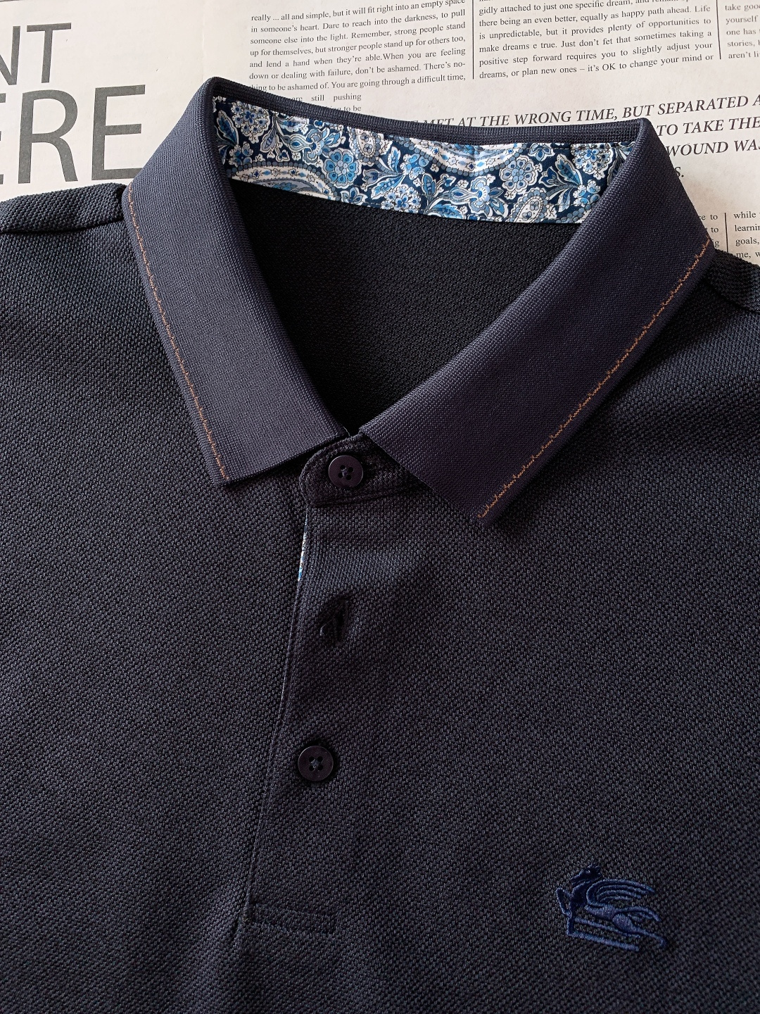 Etro 艾特罗 2026SS春夏新品休闲翻领Polo衫。定制高支冰感面料，源自意大利进口纱线，采用细密