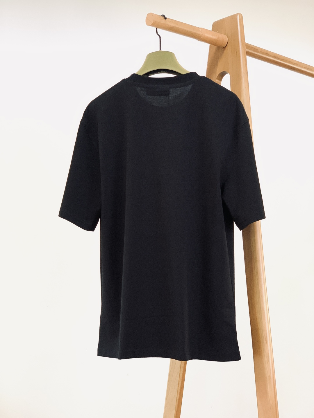 Gucci 古驰 2026SS春夏新品 满印老花 T 恤。重磅精梳棉双纱面料！细腻平滑又抗皱，透气不闷汗