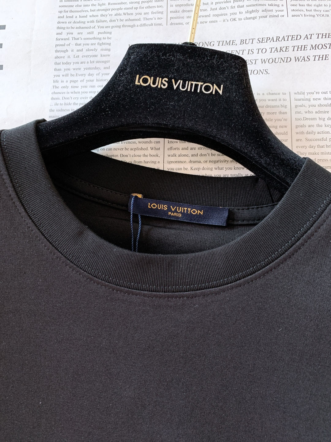 LouisVuitton 路易威登 2026SS春夏新品1854经典年份T恤，奢品级复古质感天花板！甄选