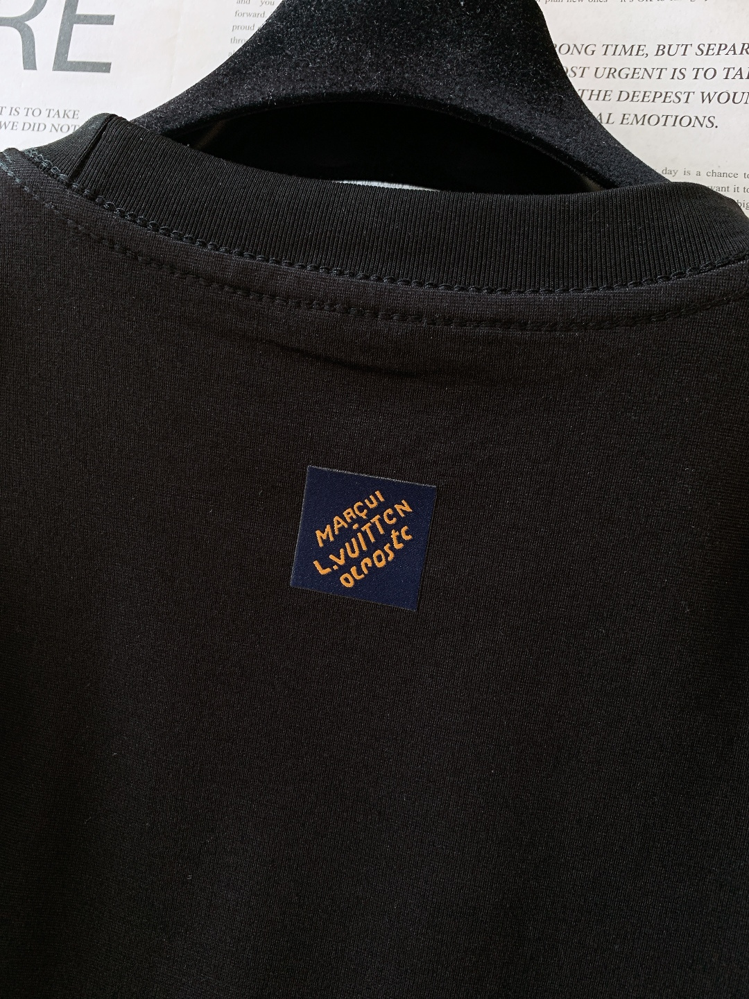 LouisVuitton 路易威登 2026SS春夏新品撞色字母标识T恤，潮酷与轻奢的完美结合！甄选高支