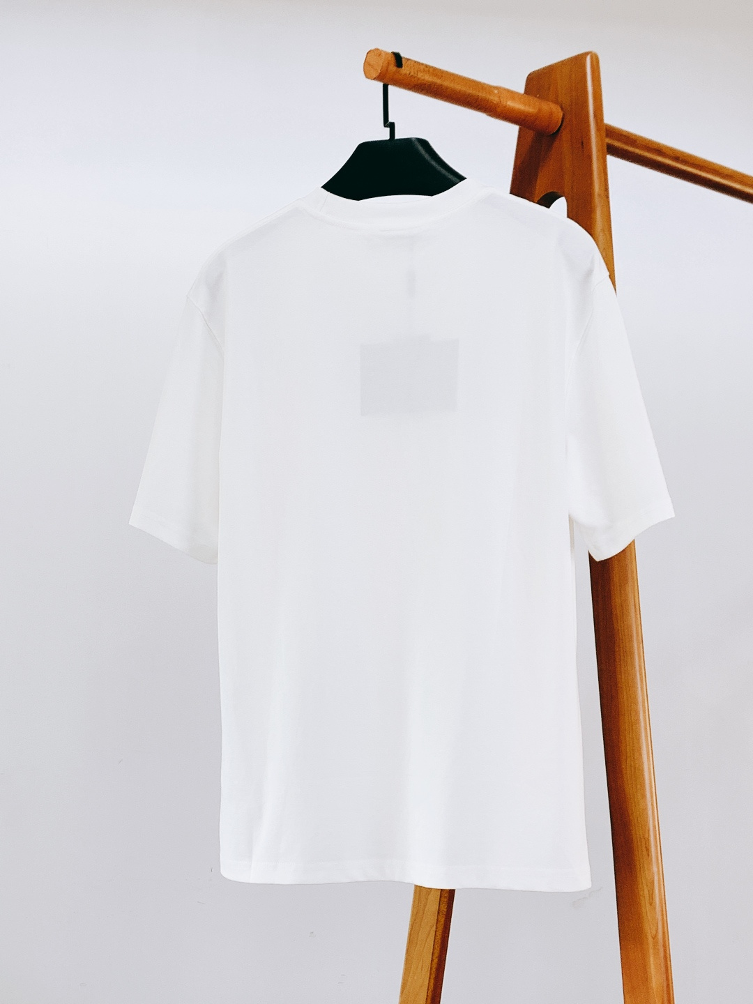 Prada 普拉达 2026SS春夏新品 经典三角标T恤，极简高级感天花板！甄选高支双股精梳棉，软糯亲肤