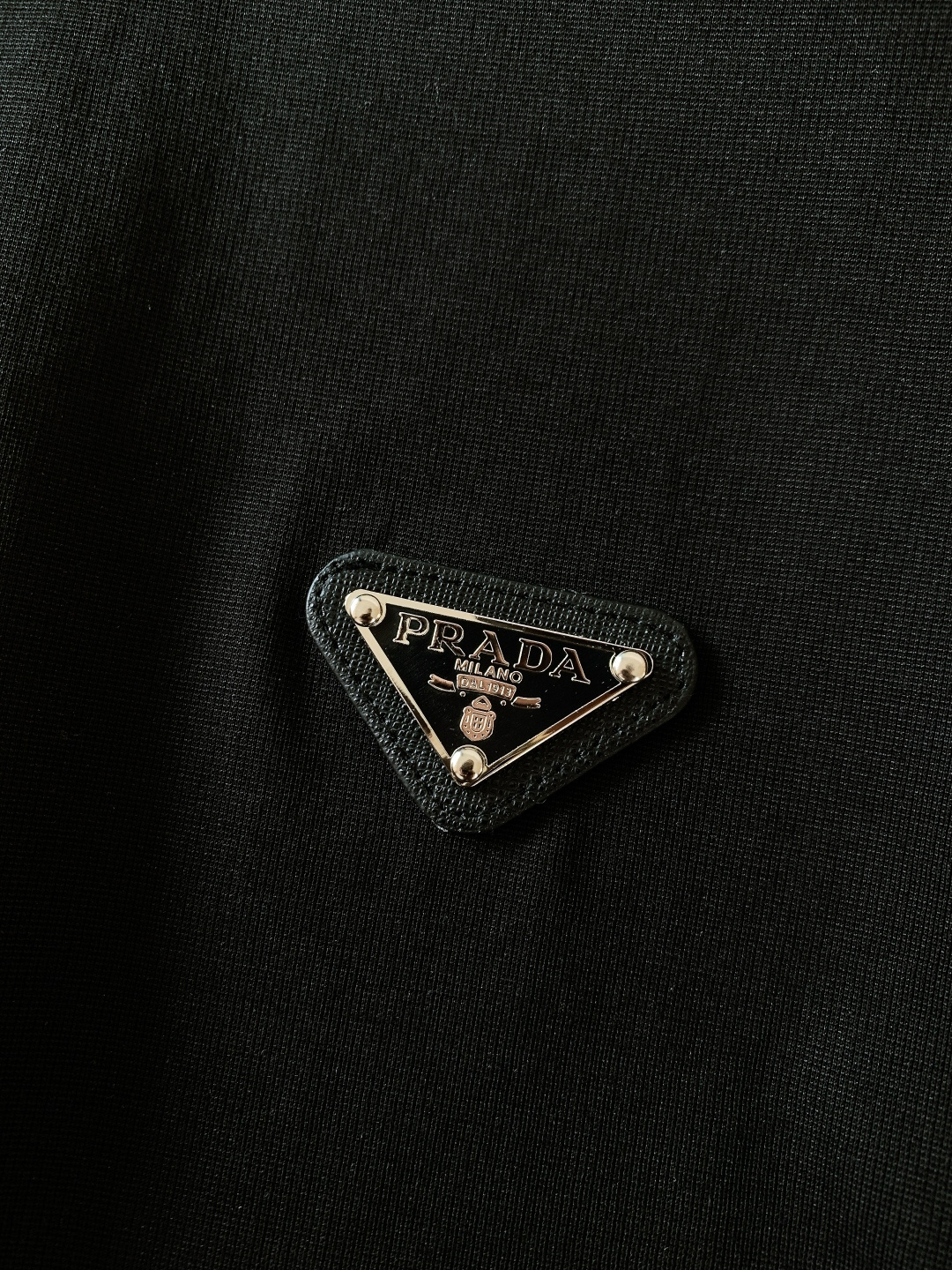 Prada 普拉达 2026SS春夏新品 经典三角标T恤，极简高级感天花板！甄选高支双股精梳棉，软糯亲肤
