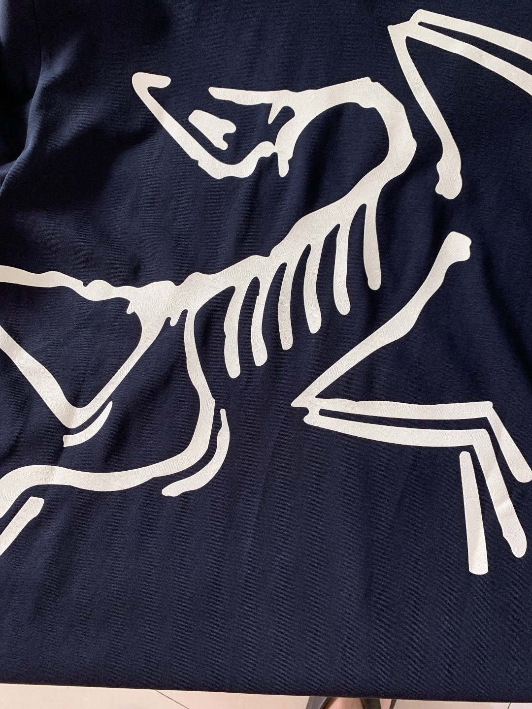 ARCTERYX 始祖鸟 2026SS春夏新品鸟骨印花T恤。户外机能与潮流美学的完美碰撞！甄选高支精梳棉