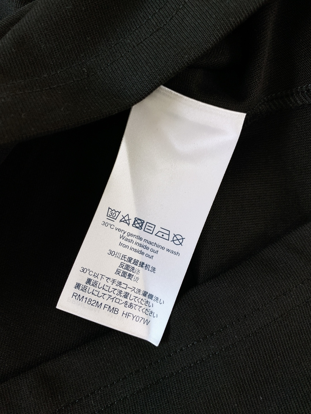 LouisVuitton 路易威登 2026SS春夏新品圆形徽章T恤。甄选高支双股丝光棉，摸得到的软糯亲