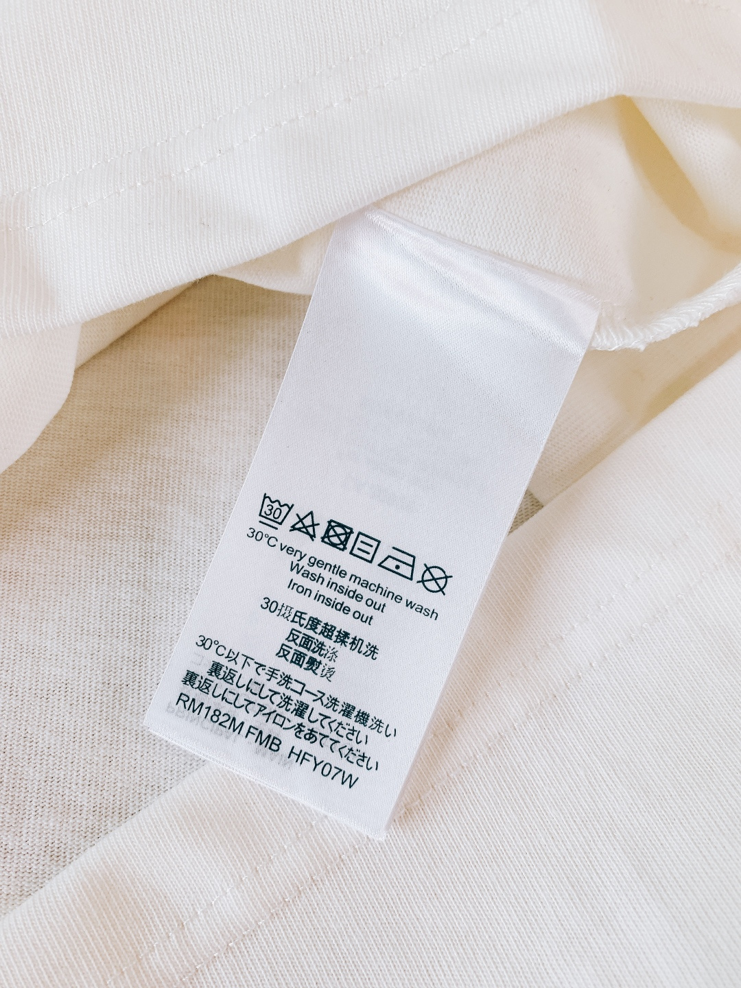 LouisVuitton 路易威登 2026SS春夏新品圆形徽章T恤。甄选高支双股丝光棉，摸得到的软糯亲
