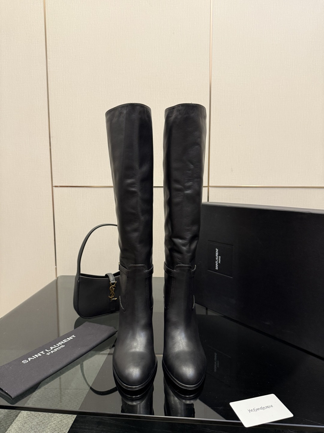 NO:616020,Saint Laurent high-heeled boots with gold logo decorative buckle, pointed toe design to show longer legs, fabric Niujing outsole, genuine leather outsole, size 35-41 (40, 41, customized), boots, saint laurent, saint laurent, boots, Leather soles19860909Saint Laurent圣罗兰 高跟靴金色logo装饰扣,尖头设计显腿长 面料牛京 大底真皮大底 码数35-41（40、41、定制）,靴子,saint laurent,saint laurent,boots,Leather soles,Women's Shoes