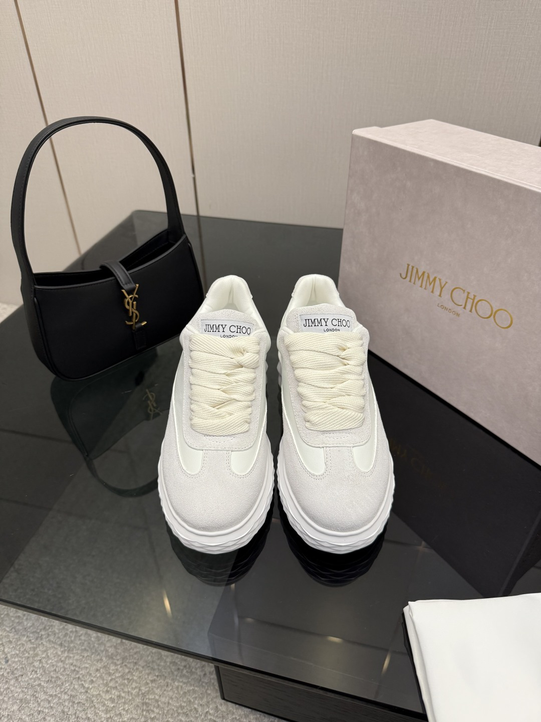 NO:668527,JMMY CHOO, exclusive first release, original molded outsole, casual shoes, good-looking casual shoes, linking reality and the future, breaking through the limitations of time, interpreting the cool futuristic minimalist style with a new attitude, reinventing the diversified self, presenting a sense of mechanical mystery, size 35-40, casual shoes/sports shoes, sneakers19860909JMMY CHOO 、独家首发,原版开模大底,休闲鞋,搭配休闲好看, 链接现实与未来 突破时间的局限 以全新之姿诠释冷冽未来感极简风格 重塑多元化自我 呈现机械神秘感 码数35-40,休闲鞋/运动鞋,sneakers,Women's Shoes