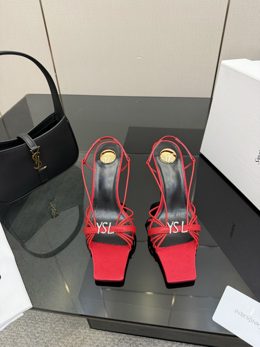 NO:721262,SAIN*LAURENT2025 new high-heeled sandals!  Square-toe high-heeled slippers, how can we miss a pair of fairy shoes in the light summer? Paired with various small skirts, it doesn't matter the shape of the feet at all. The transparent sparkling diamonds show a phantom under the light. It is really too beautiful. The whiteness of the upper feet makes people look up!  The delicate crystal chain embellishes the delicate lines of the ankle, releasing infinite elegance. Explore more high-heeled shoes!  Fabric cowhide leather outsole Size 35-42 (customized at 40.41.42) Heel height 8cm, high heels sandals, saint laurent, sandals, high heels, slippers, skirts, cowhide, Leather soles19860909SAIN*LAURENT2025全新高跟凉鞋 ！ 方头高跟拖鞋淡淡的夏日里怎么少得了一双仙女鞋 各种小裙子搭配起来 完全不挑脚型哦 通透的闪钻在光线的照耀下呈现幻彩 真的美的过分 上脚显白的让人上头！细巧水晶链饰点亮脚踝纤雅线条 释放无限优雅魅力 探索更多臻选高跟鞋！ 面料牛皮 大底真皮大底 码数35-42（40.41.42定制） 跟高8cm,高跟鞋凉鞋,saint laurent,sandals,high heels,slippers,skirts,cowhide,Leather soles,Women's Shoes