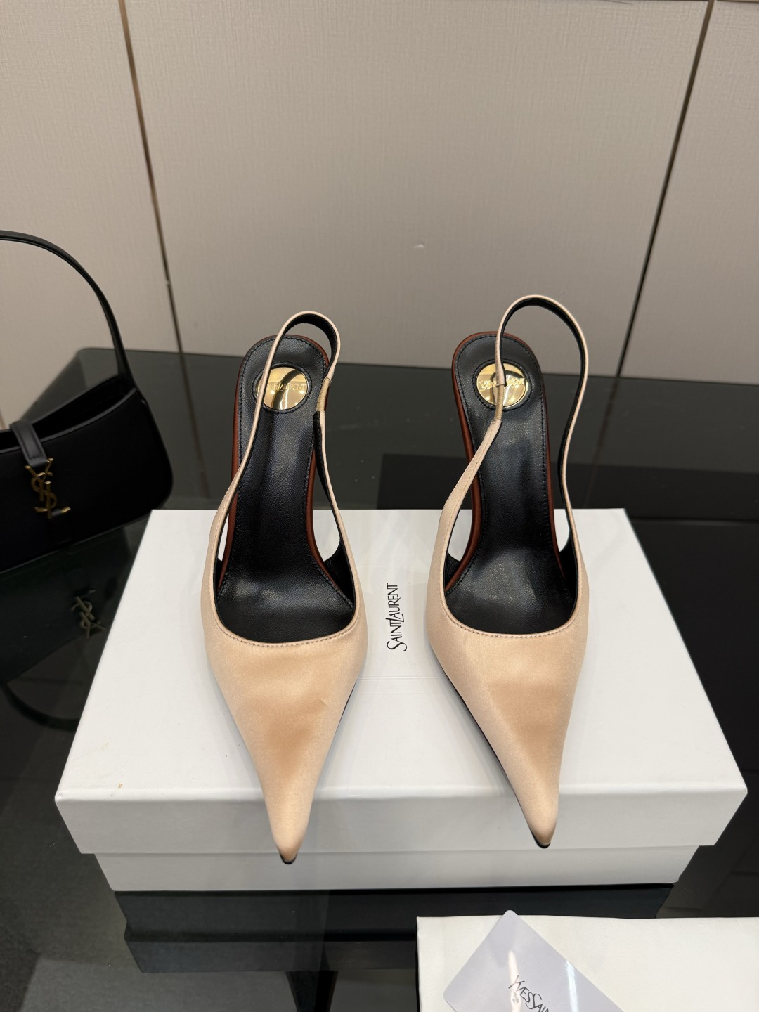 NO:749064,SAIN*LAURENT2026 new spring and summer series high-heeled sandals!  Pointed-toe high-heeled slippers, how can we miss a pair of fairy shoes in the light summer? Paired with various small skirts, it doesn't matter the shape of the feet at all. The transparent sparkling diamonds show a phantom under the light. It is really too beautiful. The whiteness of the upper feet makes people look up!  The delicate crystal chain embellishes the delicate lines of the ankle, releasing infinite elegance. Explore more high-heeled shoes!  Fabric, silk, genuine leather outsole, size 35-42 (customized at 40.41.42), heel height 10.5cm, high heels sandals, saint laurent, sandals, high heels, slippers, skirts, real silk, Leather soles19860909SAIN*LAURENT2026全新春夏系列高跟凉鞋 ！ 尖头高跟拖鞋淡淡的夏日里怎么少得了一双仙女鞋 各种小裙子搭配起来 完全不挑脚型哦 通透的闪钻在光线的照耀下呈现幻彩 真的美的过分 上脚显白的让人上头！细巧水晶链饰点亮脚踝纤雅线条 释放无限优雅魅力 探索更多臻选高跟鞋！ 面料真丝 大底真皮大底 码数35-42（40.41.42定制） 跟高10.5cm,高跟鞋凉鞋,saint laurent,sandals,high heels,slippers,skirts,real silk,Leather soles,Women's Shoes