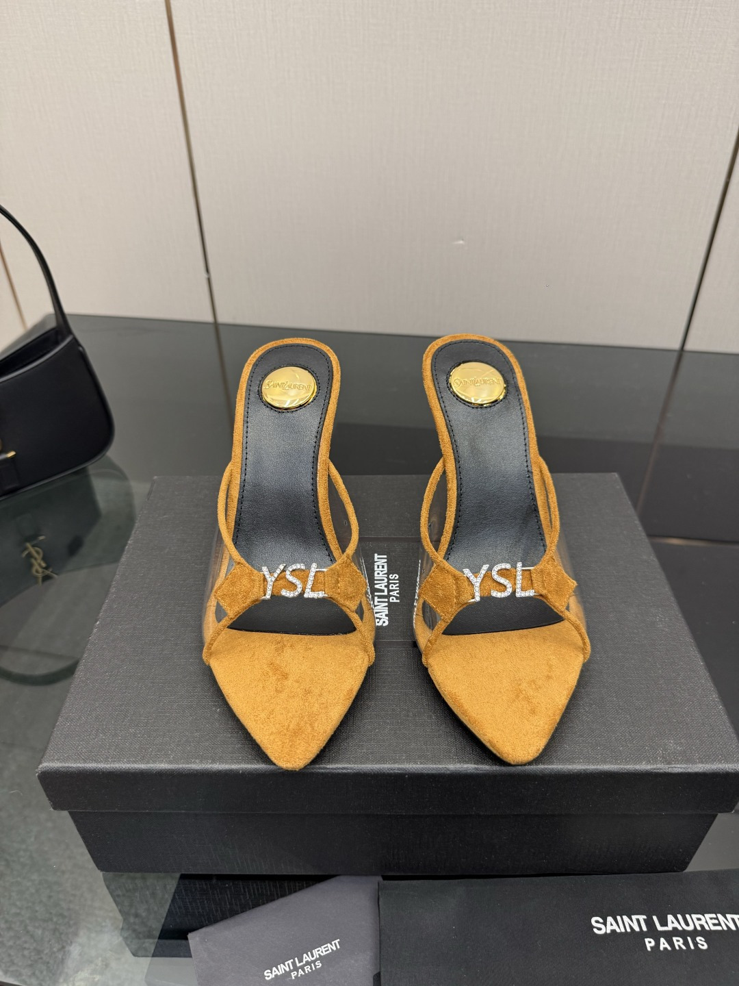 NO:789098,SAIN*LAURENT2025 new high-heeled sandals!  Square-toe high-heeled slippers, how can we miss a pair of fairy shoes in the light summer? Paired with various small skirts, it doesn't matter the shape of the feet at all. The transparent sparkling diamonds show a phantom under the light. It is really too beautiful. The whiteness of the upper feet makes people look up!  The delicate crystal chain embellishes the delicate lines of the ankle, releasing infinite elegance. Explore more high-heeled shoes!  Fabric film Outsole Genuine leather outsole Size 35-42 (customized at 40.41.42) 384, high heels and slippers, saint laurent, sandals, high heels, slippers, skirts, Leather soles19860909SAIN*LAURENT2025全新高跟凉鞋 ！ 方头高跟拖鞋淡淡的夏日里怎么少得了一双仙女鞋 各种小裙子搭配起来 完全不挑脚型哦 通透的闪钻在光线的照耀下呈现幻彩 真的美的过分 上脚显白的让人上头！细巧水晶链饰点亮脚踝纤雅线条 释放无限优雅魅力 探索更多臻选高跟鞋！ 面料胶片 大底真皮大底 码数35-42（40.41.42定制）384,高跟鞋拖鞋,saint laurent,sandals,high heels,slippers,skirts,Leather soles,Women's Shoes