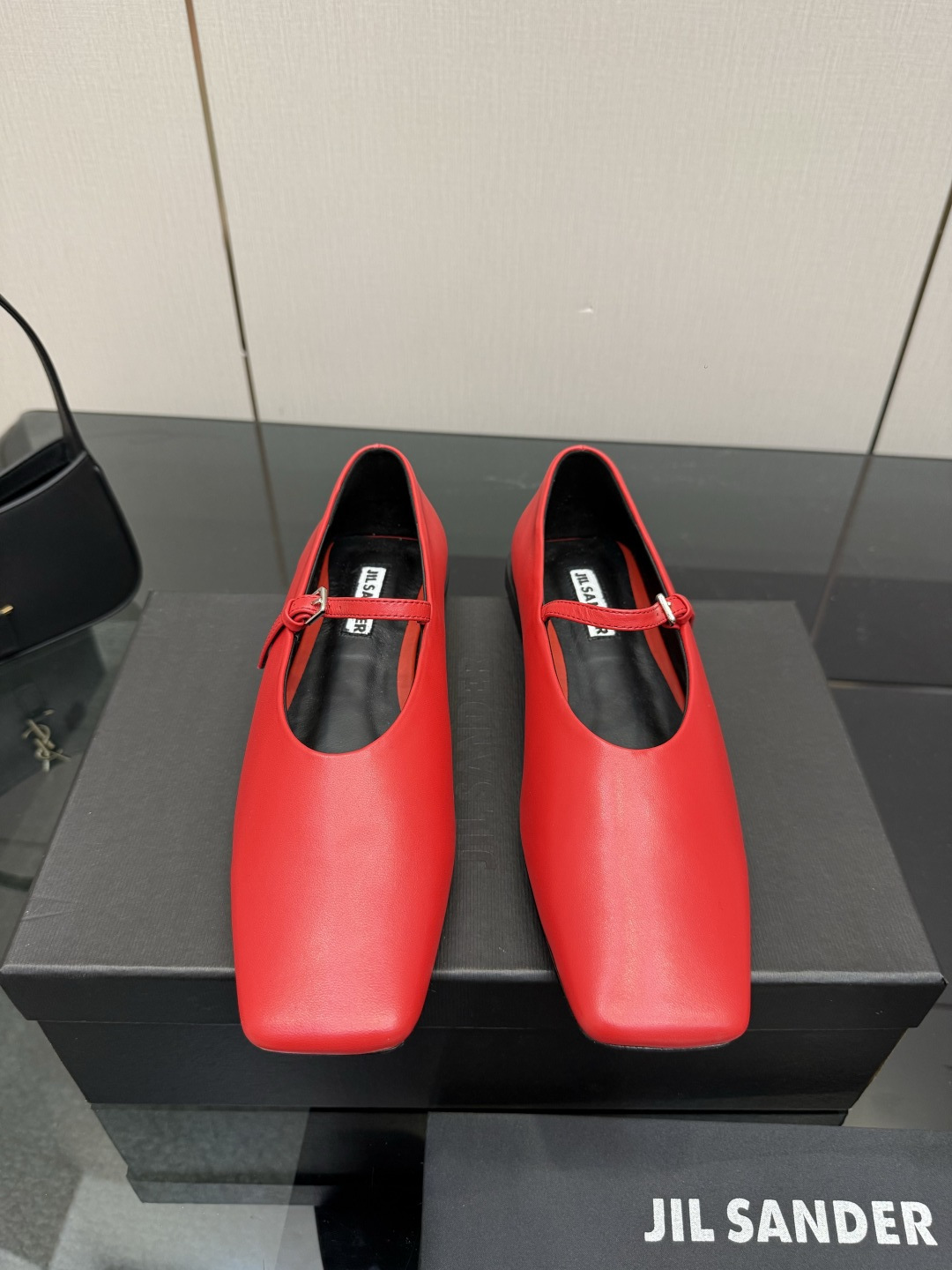 NO:789171,*26 Spring and Summer·For Jennie’s concert·Order the hot super jue and you will not regret it with your eyes closed·The combination can be either salty or sweet (ZP custom-made genuine mid-sole) Customized imported calfskin for the uppers ZP molded outsole for the sole Size 35-39 (40, 41 can be customized and non-returnable) (full set of packaging), Mary Jane, mary jane, cowhide19860909*26春夏·jennie演唱会着用·订购火爆超级jue闭眼入都是不会后悔·搭配还是可咸可甜（ZP订制真正对版中大底） 鞋面定制进口小牛皮 鞋底ZP开模大底 码数35-39 (40,41可定做不退换)（全套包装）,玛丽珍,mary jane,cowhide,Women's Shoes