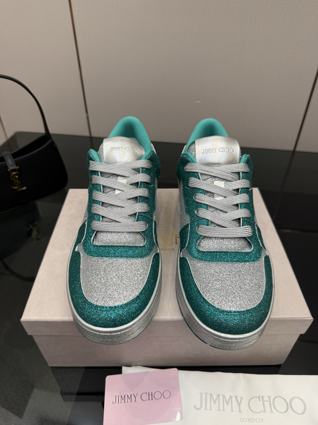 NO:784781,Chloe's latest sewing mark thread, original private model high-density foam soles, artificial Goodyear threading, all the positions are just right after matching, all the craftsmanship is consistent with the original material, it is definitely a pair of wear-resistant and durable, a must-have for walking in the world!  !  Versatile Korean version, standard size 35-40, fabric and cowhide stitching design style, super invincible and beautiful outsole with 5cm heel height, casual shoes/sports shoes, chloe, loewe, sneakers, cowhide19860909Chloe（克洛伊）最新的缝马克线 原版私模高密度发泡鞋底 人工固特异手法穿线 配上后所有的位置刚刚好 所有的工艺与材质原版一致 绝对是一双耐穿耐看行走江湖必备利器！！百搭韩版 码数35-40标准码,面料牛皮拼接设计风格超级无敌美大底跟高5厘米,休闲鞋/运动鞋,chloe,loewe,sneakers,cowhide,Women's Shoes