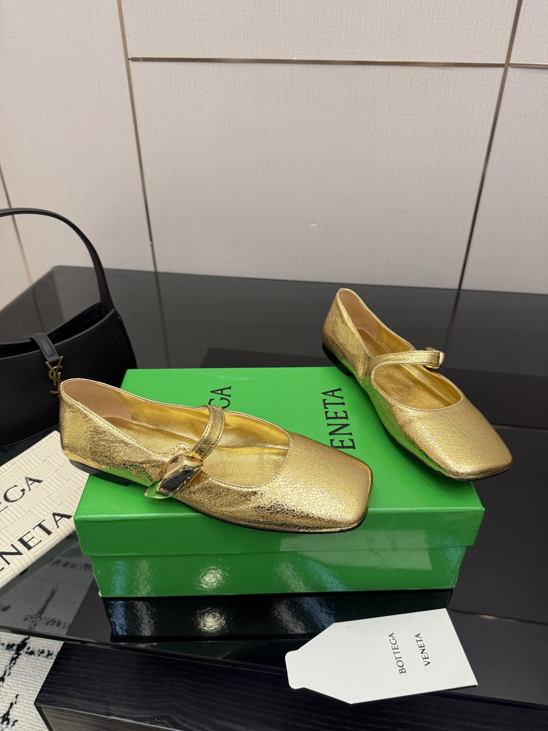 Лоферы Bottega Veneta золотые