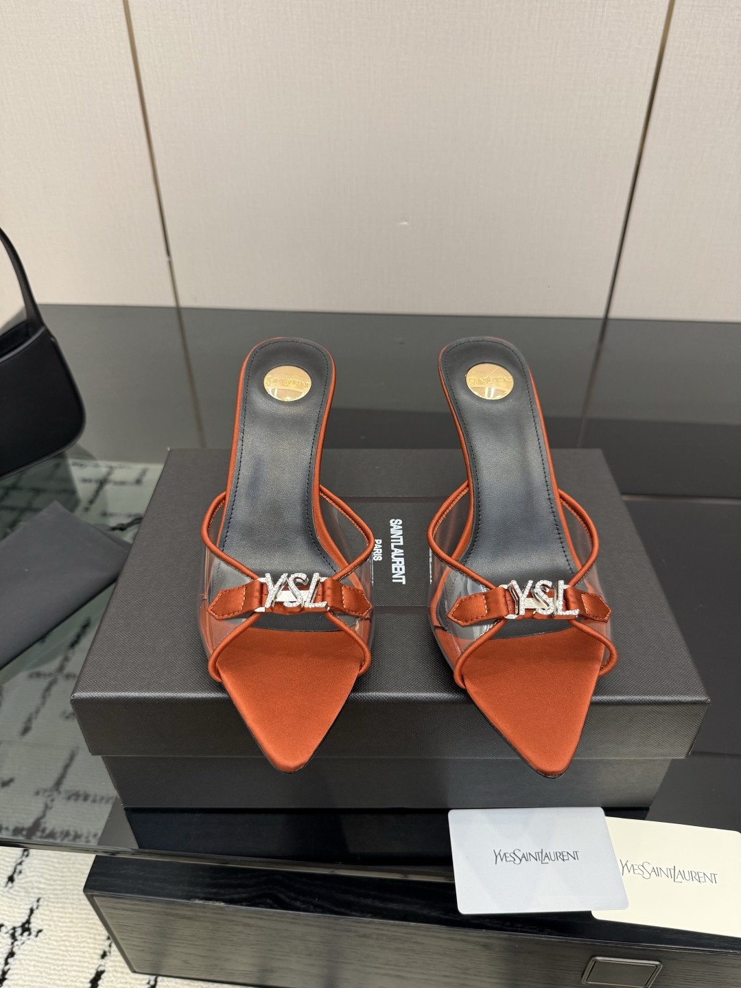 NO:874012,SAIN*LAURENT2025 new high-heeled sandals!  Square-toe high-heeled slippers, how can we miss a pair of fairy shoes in the light summer? Paired with various small skirts, it doesn't matter the shape of the feet at all. The transparent sparkling diamonds show a phantom under the light. It is really too beautiful. The whiteness of the upper feet makes people look up!  The delicate crystal chain embellishes the delicate lines of the ankle, releasing infinite elegance. Explore more high-heeled shoes!  Fabric film, leather outsole, size 35-42 (customized at 40.41.42), high heels and slippers, saint laurent, sandals, high heels, slippers, skirts, Leather soles19860909SAIN*LAURENT2025全新高跟凉鞋 ！ 方头高跟拖鞋淡淡的夏日里怎么少得了一双仙女鞋 各种小裙子搭配起来 完全不挑脚型哦 通透的闪钻在光线的照耀下呈现幻彩 真的美的过分 上脚显白的让人上头！细巧水晶链饰点亮脚踝纤雅线条 释放无限优雅魅力 探索更多臻选高跟鞋！ 面料胶片 大底真皮大底 码数35-42（40.41.42定制）,高跟鞋拖鞋,saint laurent,sandals,high heels,slippers,skirts,Leather soles,Women's Shoes