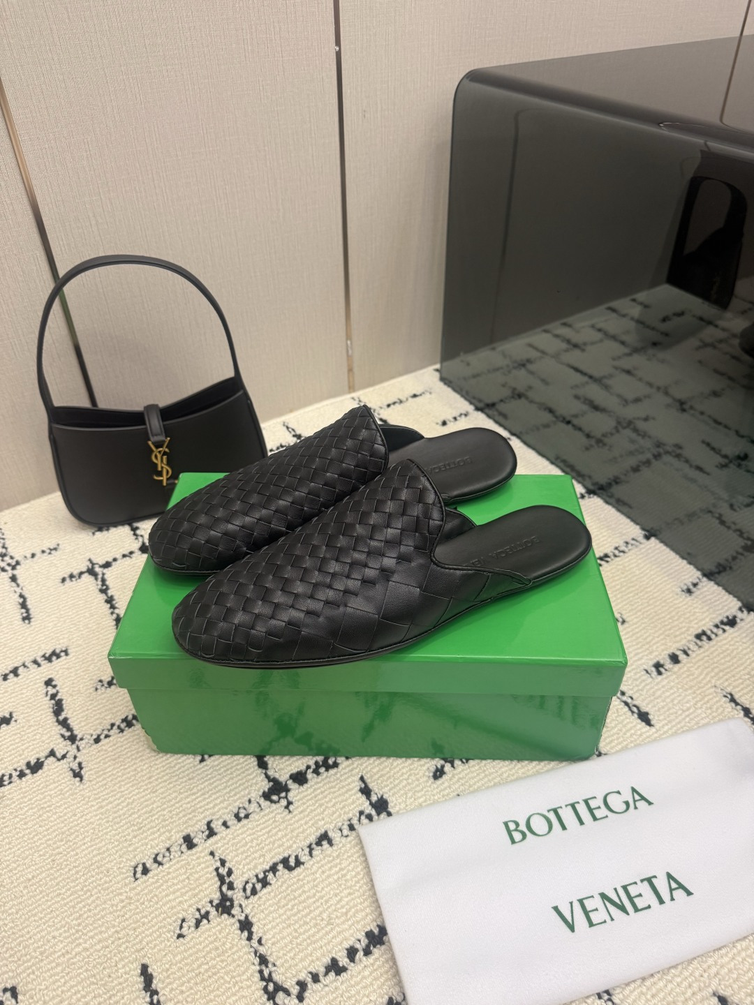 Bottega Veneta Slides