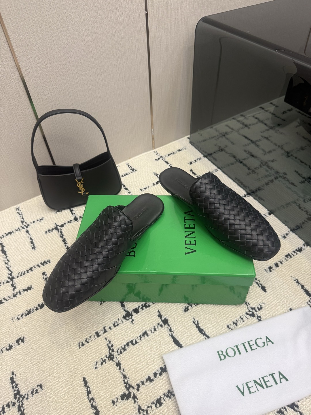 Bottega Veneta Slides