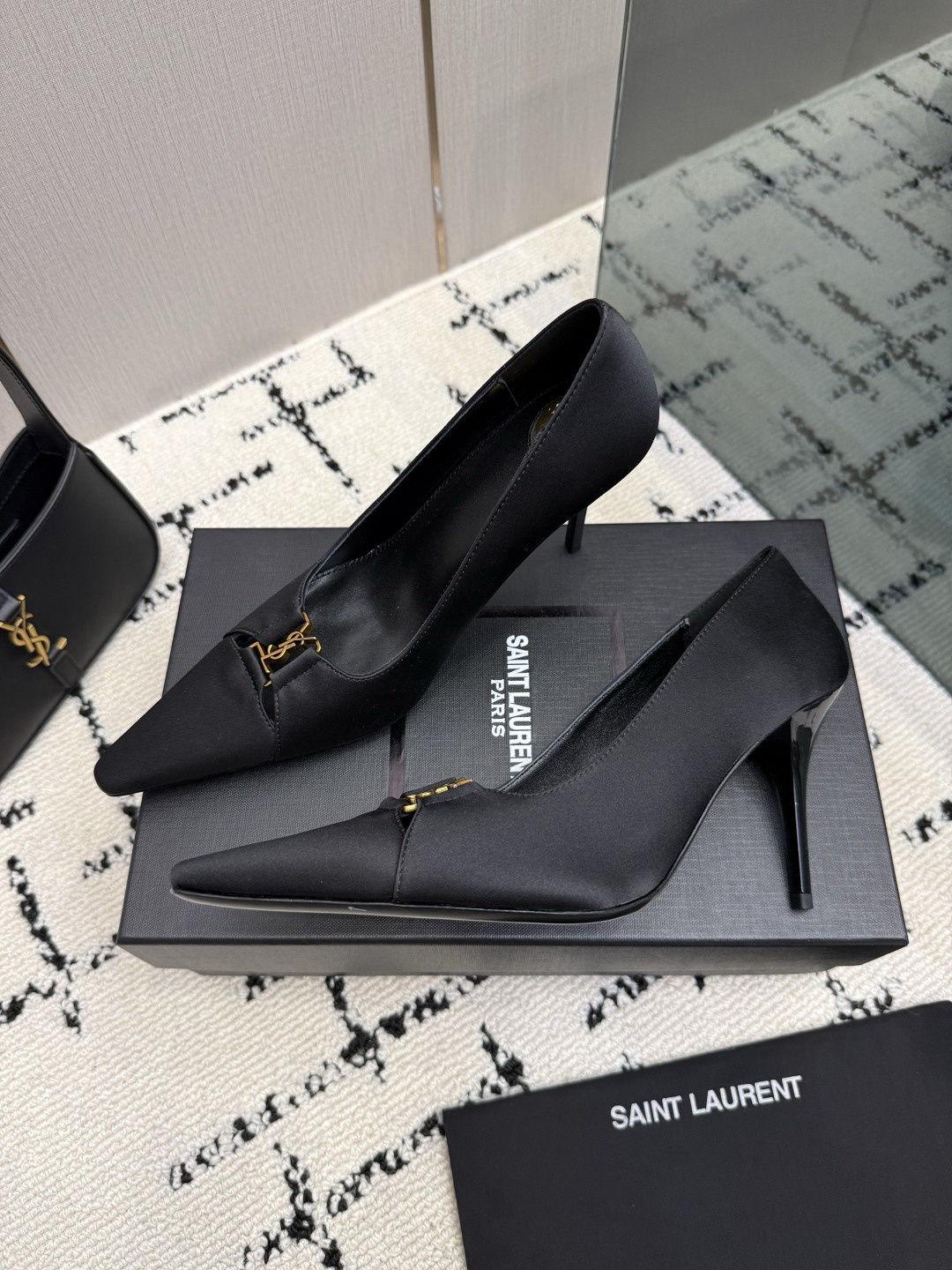 Saint Laurent Black Logo Pointed Pumps