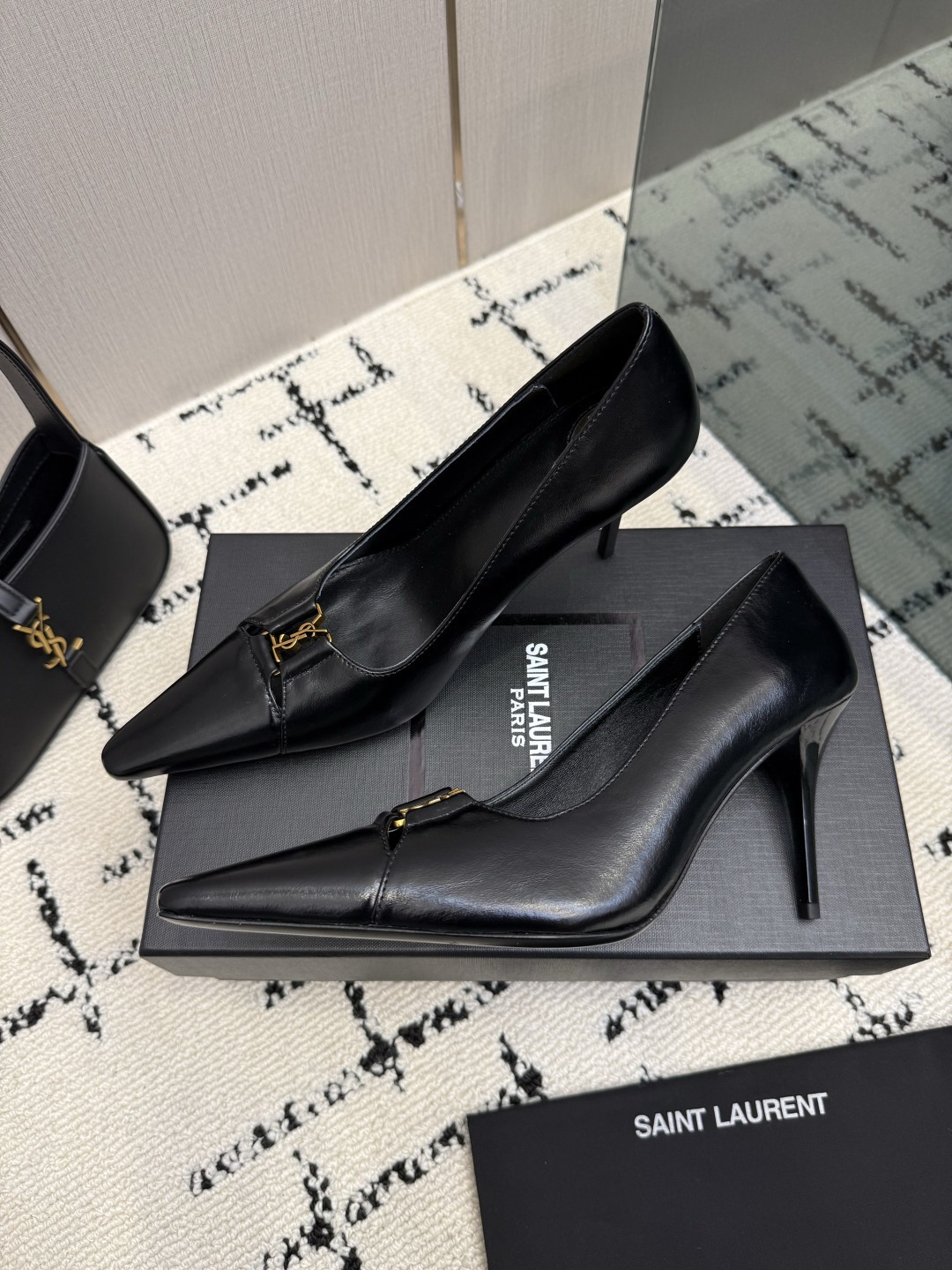 Saint Laurent Black Logo Pointed Pumps