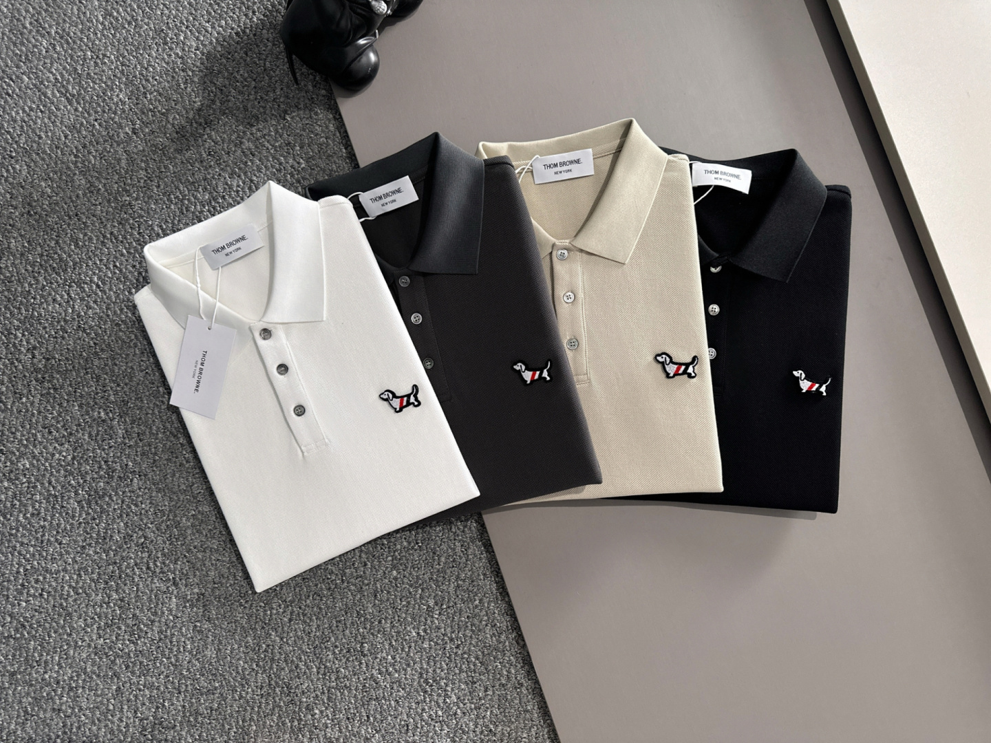 NO:471282,TB 2025 new spring and summer products are available, complete three standards, lapel short-sleeved POLO shirt, good products do not need to be introduced too much, look at the details, counter number M-XXXL 175/140 Suggestions L,,,,T-shirt,alexander wang19860909TB 2025年春夏新品上新 三标齐全 翻领短袖POLO衫 好货不用过多介绍 看细节 专柜码数M-XXXL 175/140建议L,,,T-shirt,alexander wang,Men's clothing