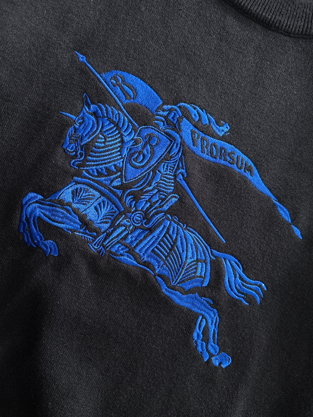 BBR 爆款回货 2025秋冬提花➕刺绣新款简约圆领针织羊毛衫，精致工艺专柜面料，顶级元素融合打造，经典