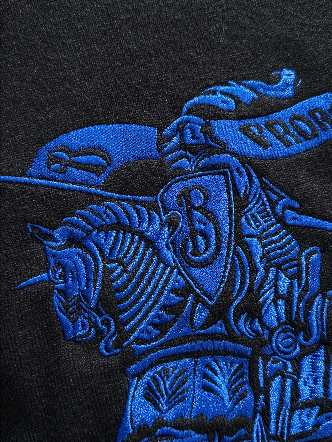 BBR 爆款回货 2025秋冬提花➕刺绣新款简约圆领针织羊毛衫，精致工艺专柜面料，顶级元素融合打造，经典