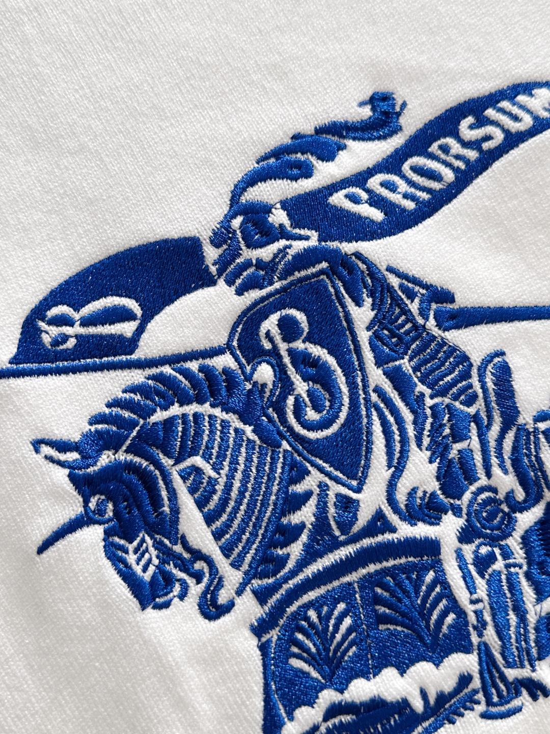 BBR 爆款回货 2025秋冬提花➕刺绣新款简约圆领针织羊毛衫，精致工艺专柜面料，顶级元素融合打造，经典