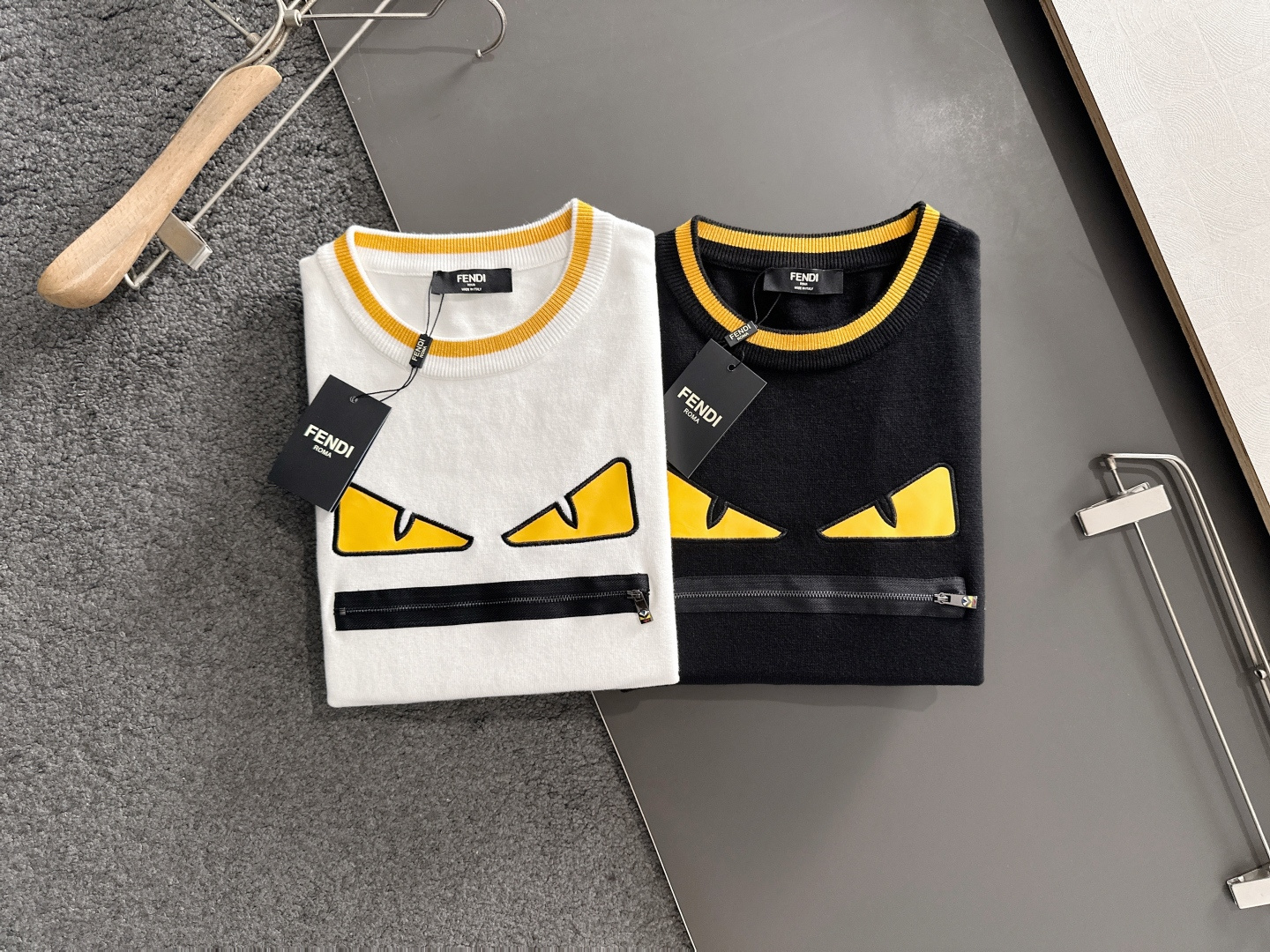 FD 2025秋冬提花➕刺绣新款简约圆领针织羊毛衫，精致工艺专柜面料，顶级元素融合打造，经典3标齐全，潮