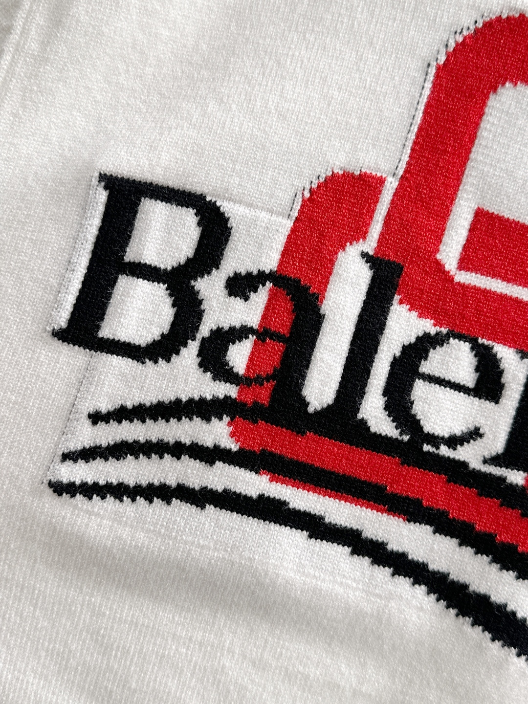 BAL 2025秋冬全身提花新款简约圆领针织羊毛衫，精致工艺专柜面料，顶级元素融合打造，经典3标齐全，潮