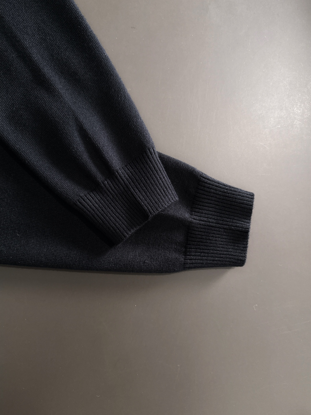 BAL 2025秋冬全身提花新款简约圆领针织羊毛衫，精致工艺专柜面料，顶级元素融合打造，经典3标齐全，潮