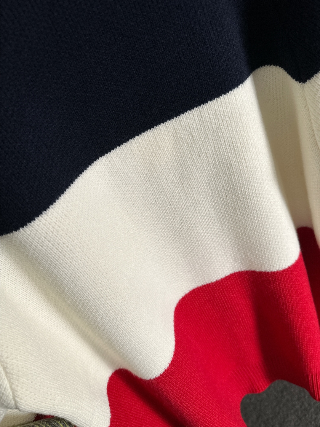 LOW 2025Ss秋冬新款男女同款高克重针织开衫，配色标识条纹工艺设计！钩织标识条纹修饰，设计经典配色