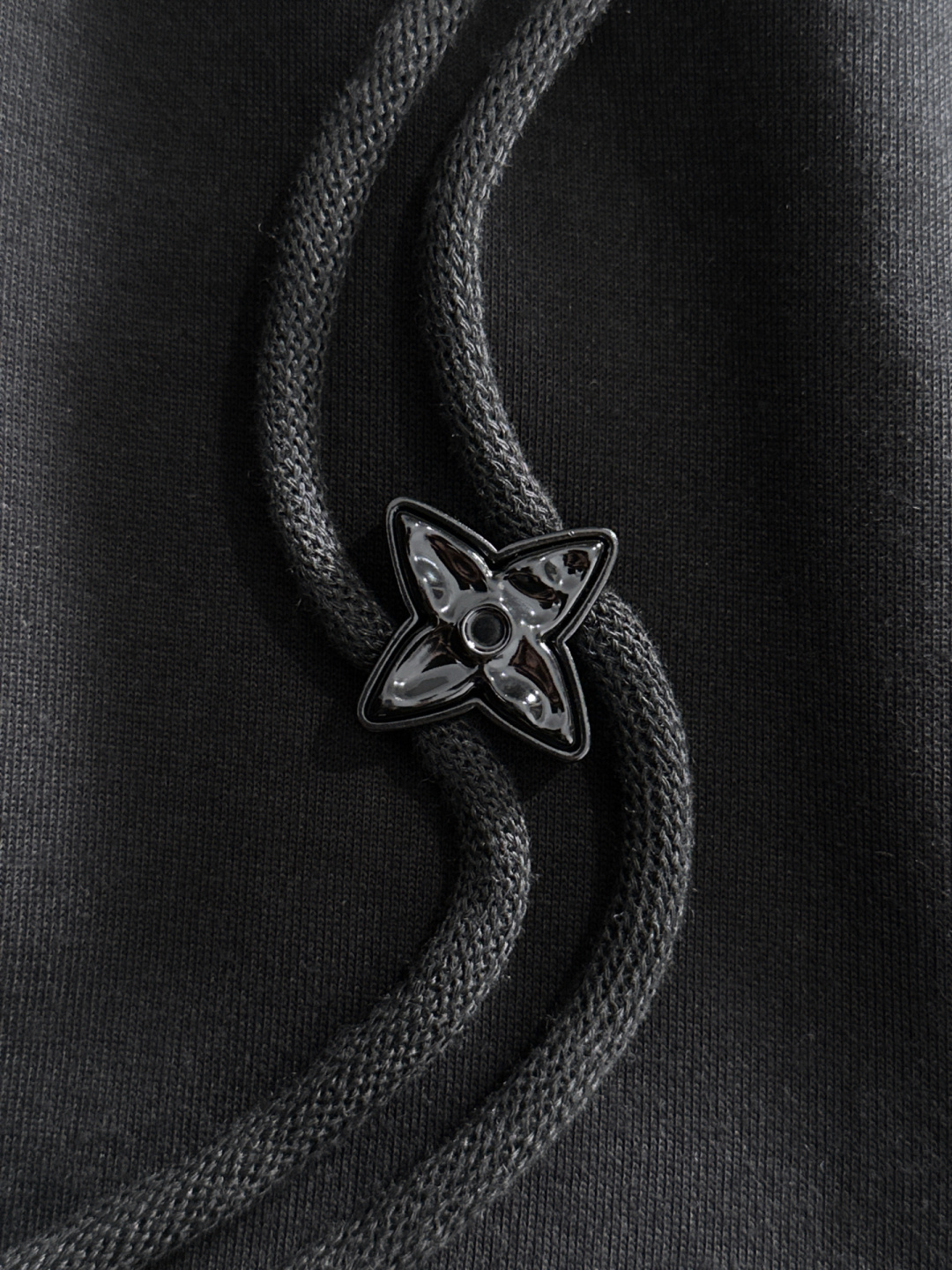 1V 2025秋冬新品休闲裤，经典款百看不厌，裤身工艺设计，进口客供辅料、面料定制，每个细节做到极致，原