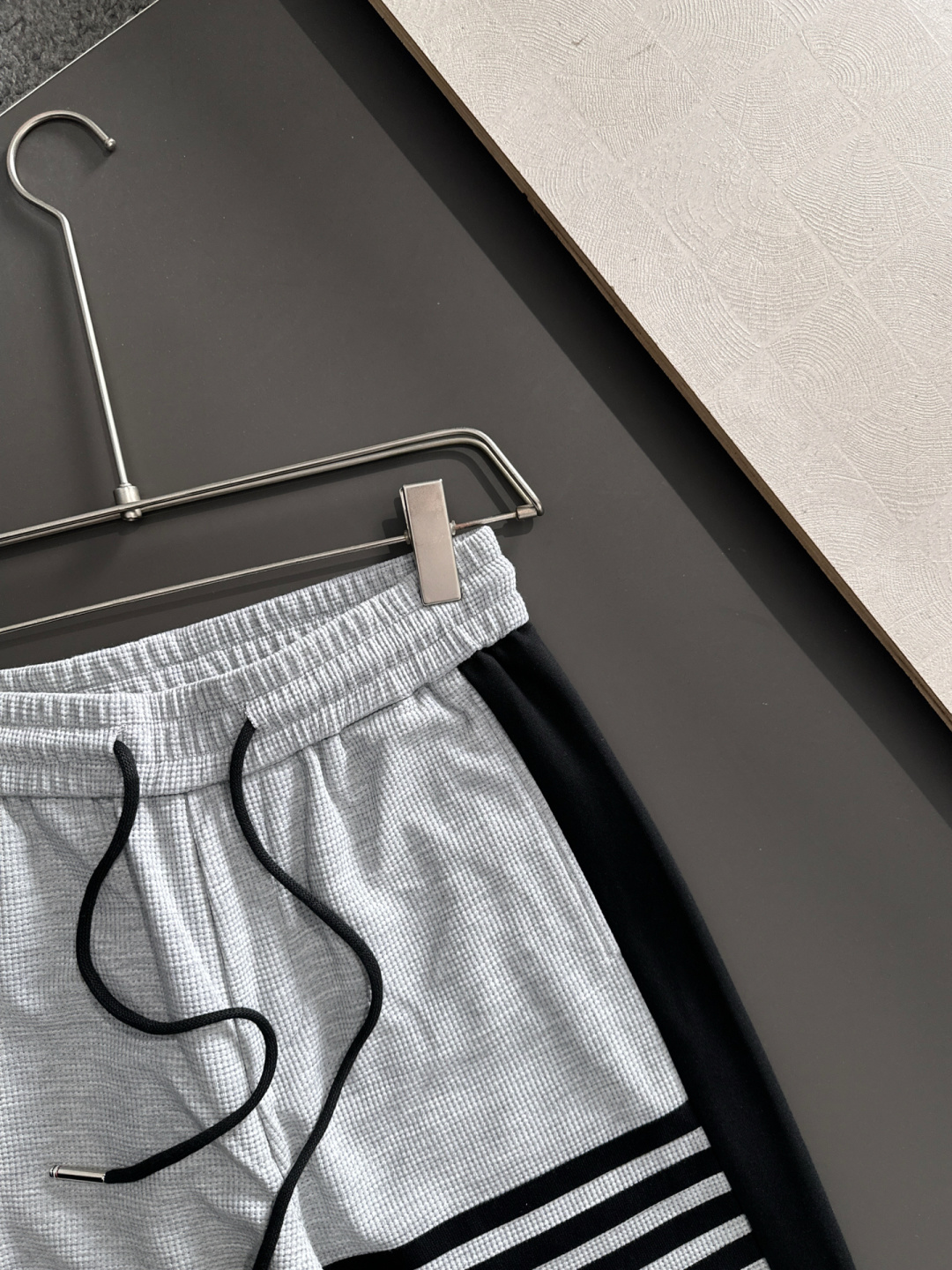 TB 2025秋冬新品休闲裤，经典款百看不厌，裤身工艺设计，进口客供辅料、面料定制，每个细节做到极致，原