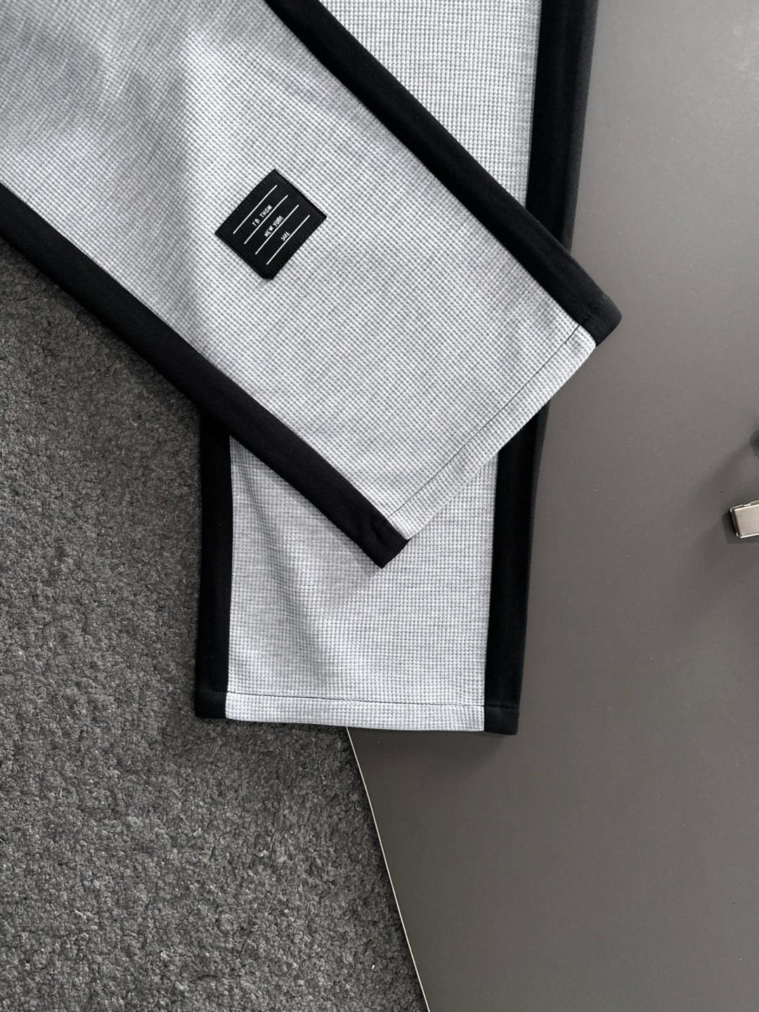 TB 2025秋冬新品休闲裤，经典款百看不厌，裤身工艺设计，进口客供辅料、面料定制，每个细节做到极致，原