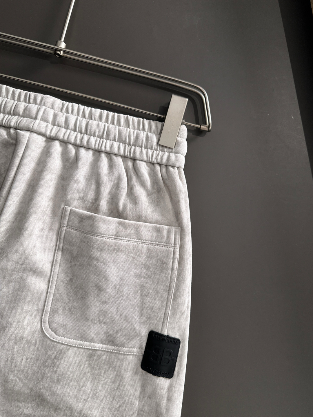 BAL 2025秋冬新品休闲裤，经典款百看不厌，裤身工艺设计，进口客供辅料、面料定制，每个细节做到极致，