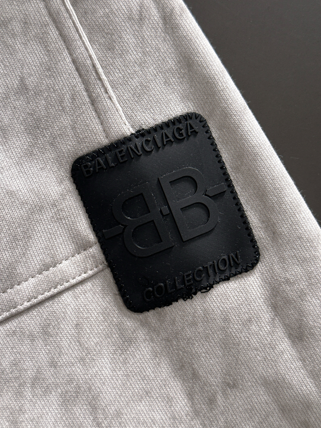 BAL 2025秋冬新品休闲裤，经典款百看不厌，裤身工艺设计，进口客供辅料、面料定制，每个细节做到极致，