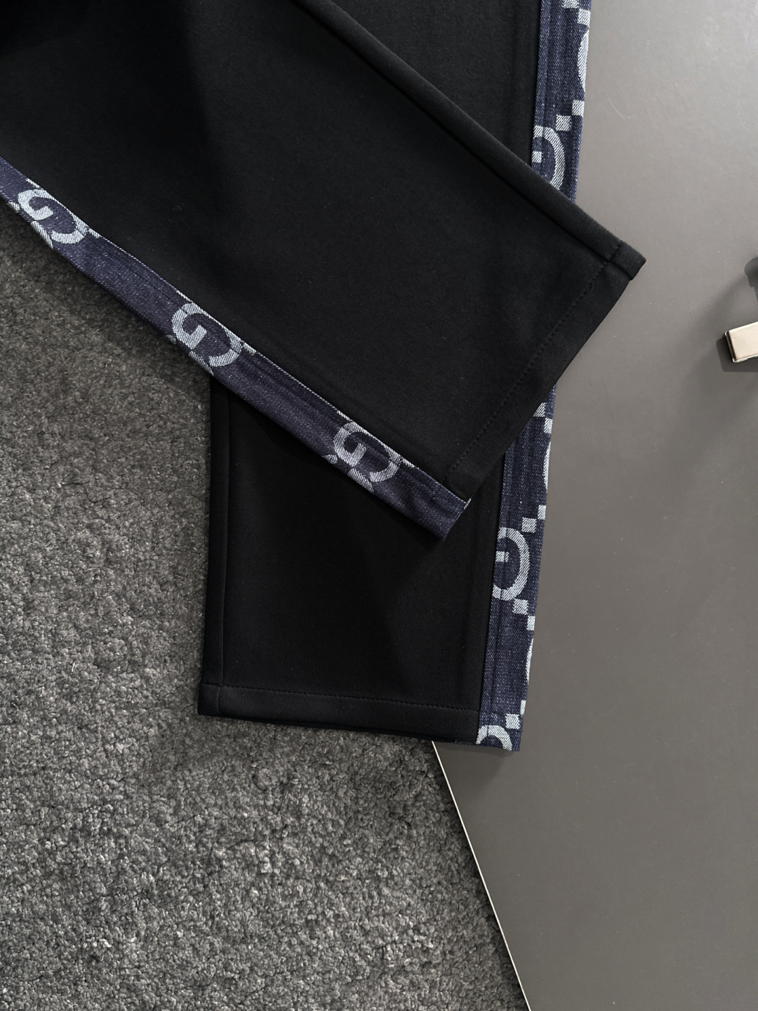 GUC 2025秋冬新品休闲裤，经典款百看不厌，裤身工艺设计，进口客供辅料、面料定制，每个细节做到极致，