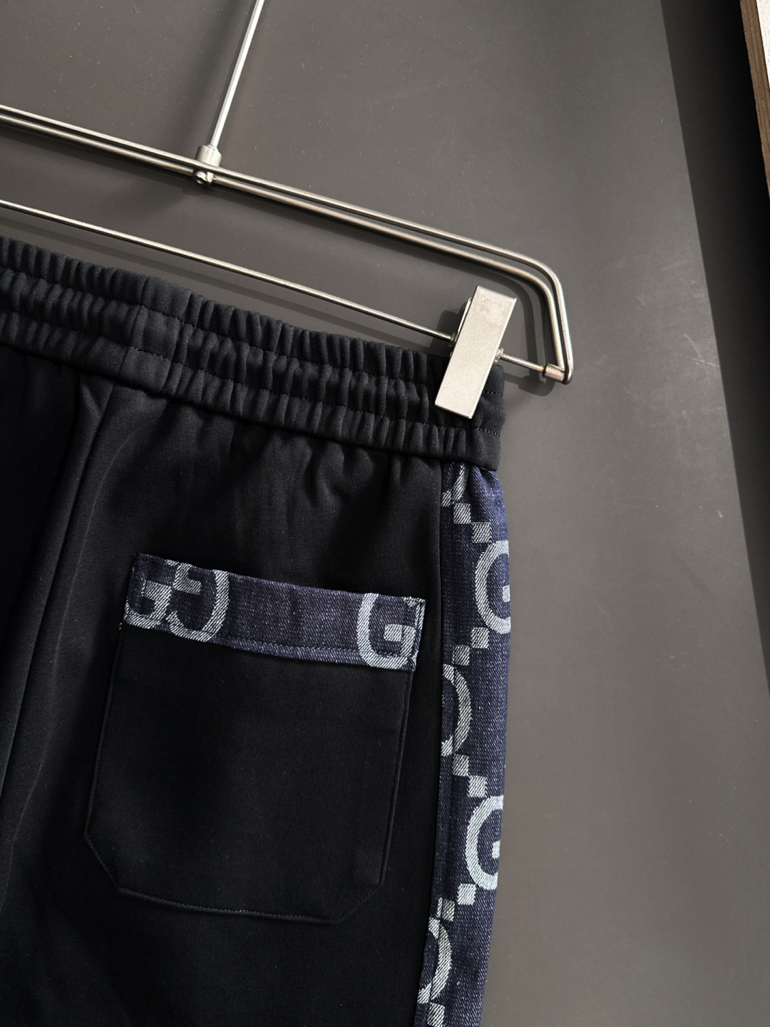 GUC 2025秋冬新品休闲裤，经典款百看不厌，裤身工艺设计，进口客供辅料、面料定制，每个细节做到极致，