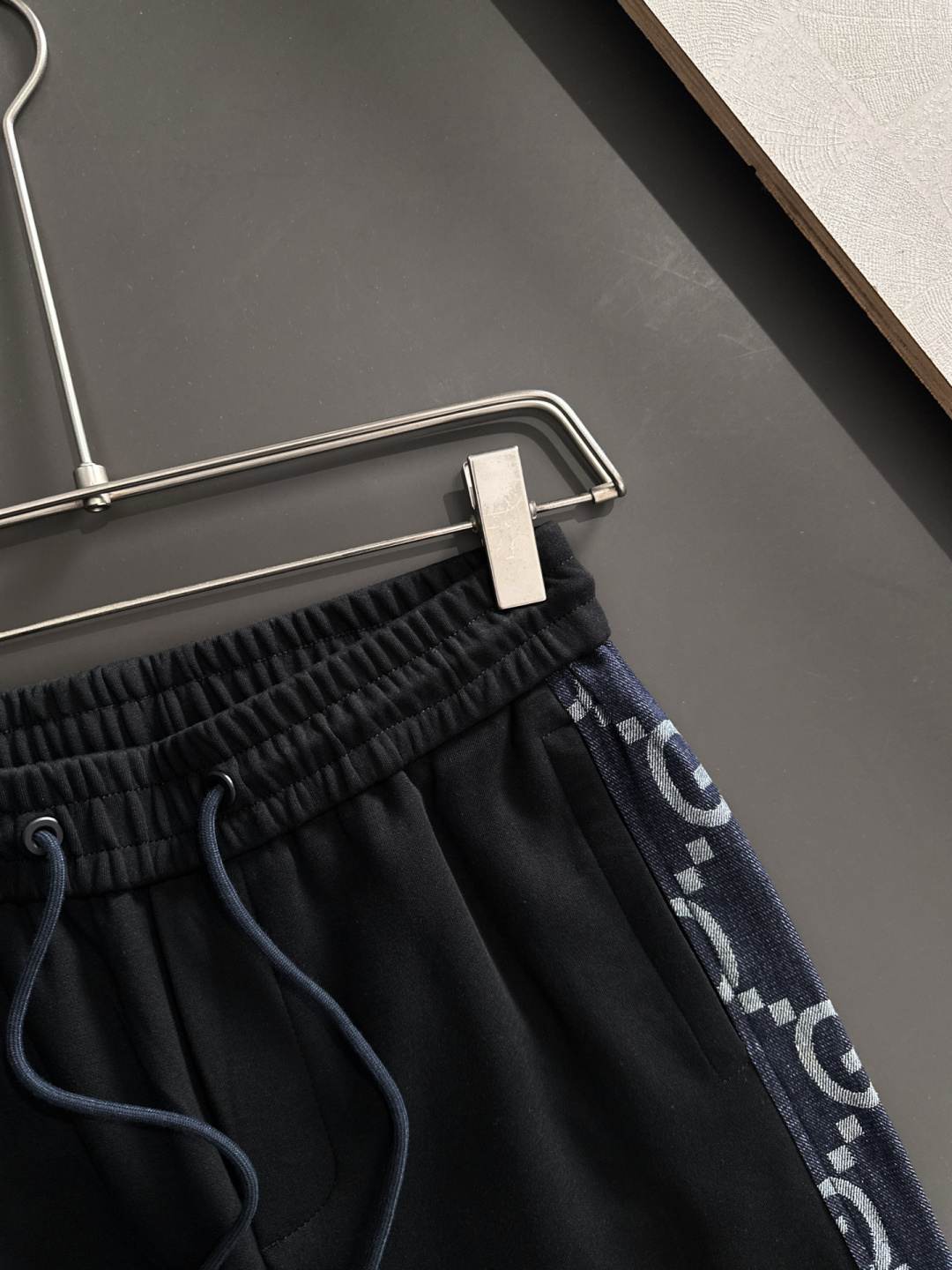 GUC 2025秋冬新品休闲裤，经典款百看不厌，裤身工艺设计，进口客供辅料、面料定制，每个细节做到极致，