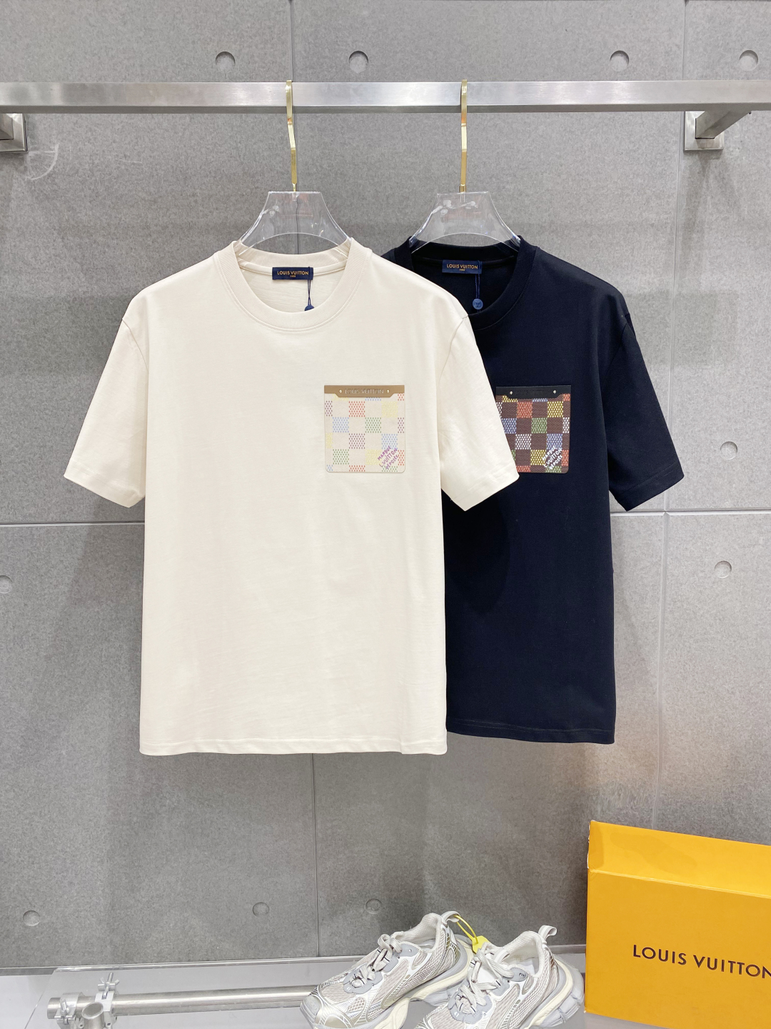 Louis Vuitton Buy Clothing T-Shirt Beige Black White Cotton Spring/Summer Collection Fashion Short Sleeve