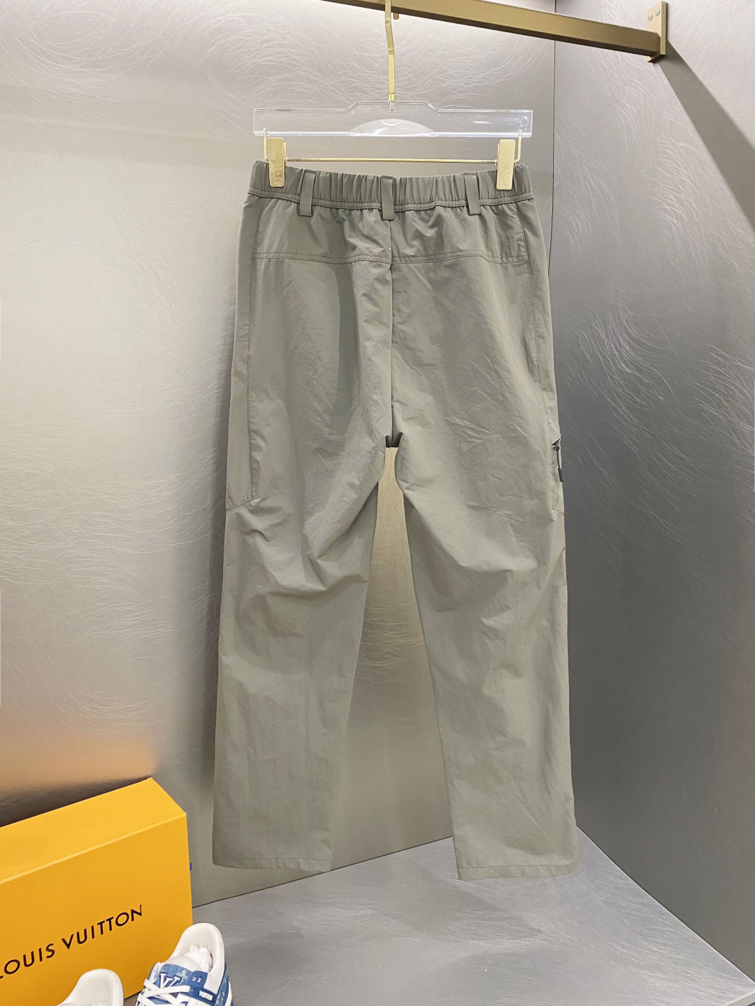 “High-Quality Fashion Pants Re-Emerged with Stylish Design and Comfortable Fit” - 图片 3