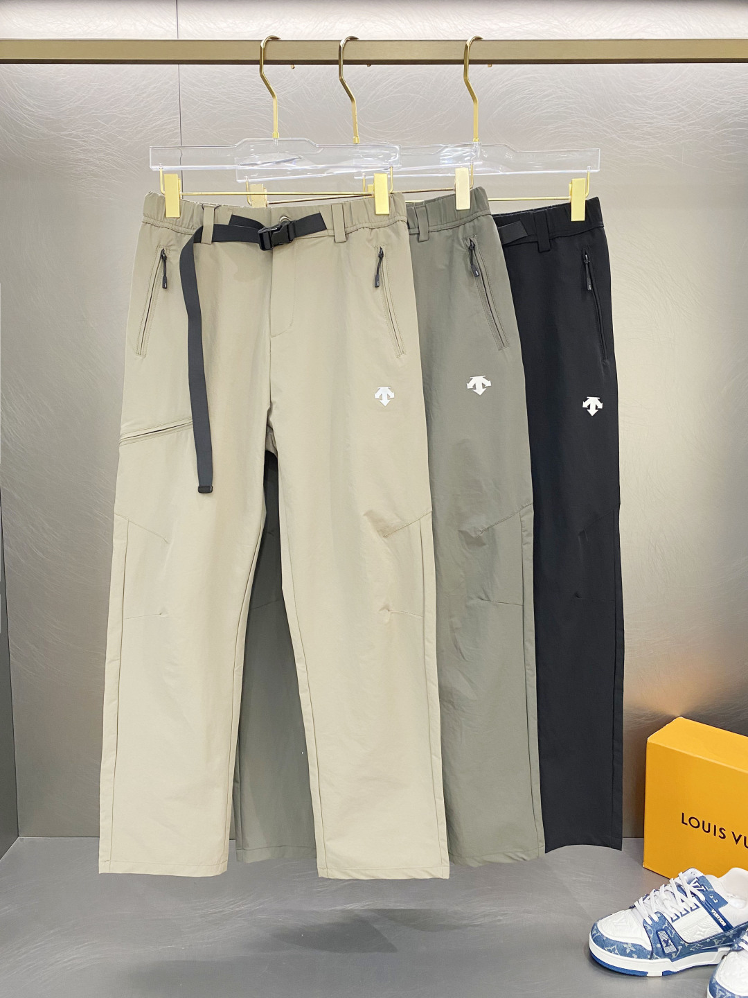 “High-Quality Fashion Pants Re-Emerged with Stylish Design and Comfortable Fit” - 图片 1